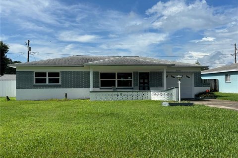 Casa en alquiler en Saint Petersburg, Florida, 2 dormitorios, 101.26 m2 № 1885814 - foto 1