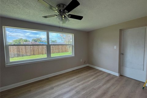 Casa en alquiler en Saint Petersburg, Florida, 2 dormitorios, 101.26 m2 № 1885814 - foto 16