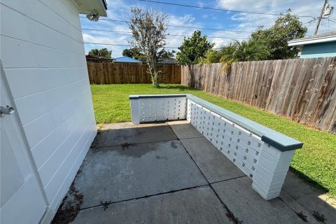 Casa en alquiler en Saint Petersburg, Florida, 2 dormitorios, 101.26 m2 № 1885814 - foto 19