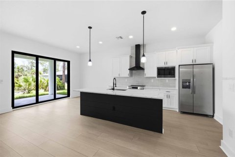 Villa ou maison à vendre à Port Charlotte, Floride: 3 chambres, 135.92 m2 № 2220736 - photo 4