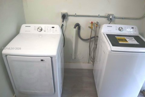 House in Fort Lauderdale, Florida 3 bedrooms, 114.92 sq.m. № 2052984 - photo 19