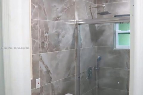 House in Fort Lauderdale, Florida 3 bedrooms, 114.92 sq.m. № 2052984 - photo 18