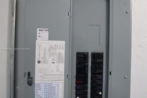 House in Fort Lauderdale, Florida 3 bedrooms, 114.92 sq.m. № 2052984 - photo 12