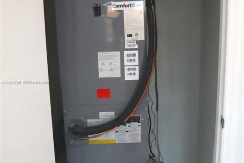 House in Fort Lauderdale, Florida 3 bedrooms, 114.92 sq.m. № 2052984 - photo 14