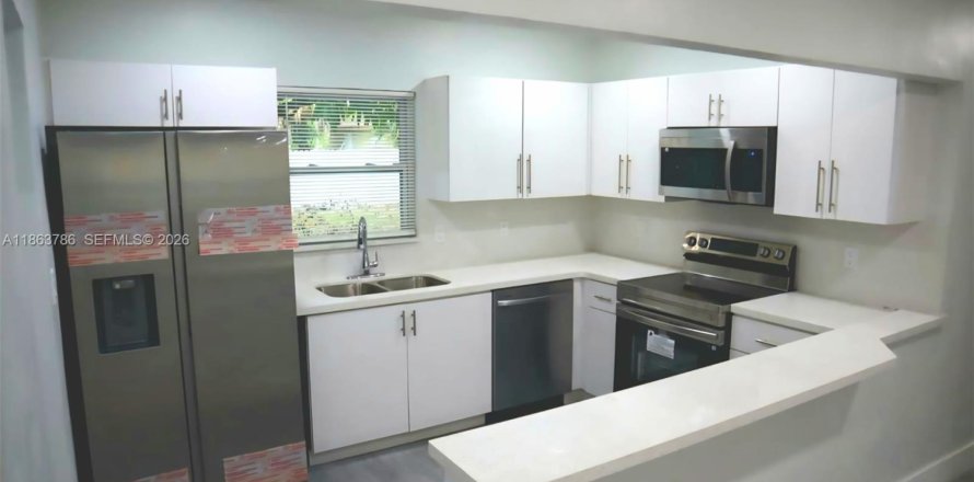 House in Fort Lauderdale, Florida 3 bedrooms, 114.92 sq.m. № 2052984
