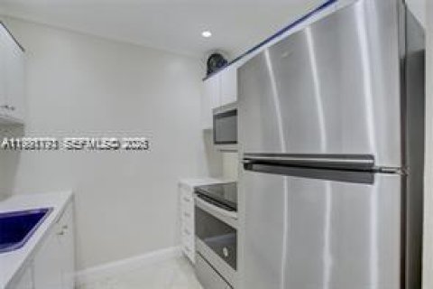 Condo in Fort Lauderdale, Florida, 1 bedroom  № 2043150 - photo 19