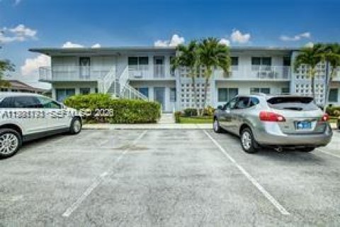Condo in Fort Lauderdale, Florida, 1 bedroom  № 2043150 - photo 7