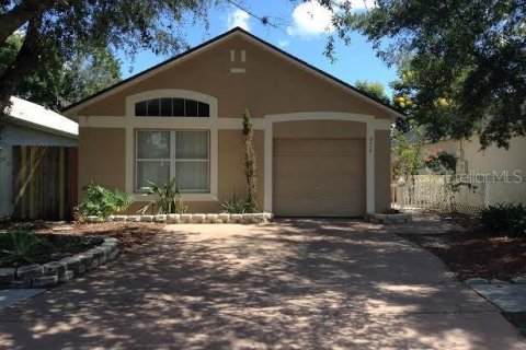 House in Orlando, Florida 3 bedrooms, 123.93 sq.m. № 2287655