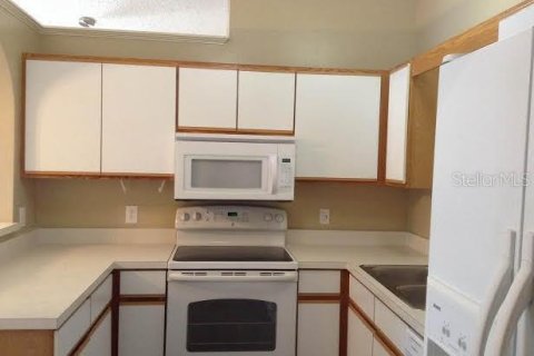 Villa ou maison à louer à Orlando, Floride: 3 chambres, 123.93 m2 № 2287655 - photo 4