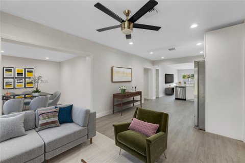 Villa ou maison à vendre à Pompano Beach, Floride: 4 chambres, 166.48 m2 № 2279502 - photo 3