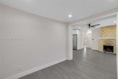 Villa ou maison à vendre à Pompano Beach, Floride: 4 chambres, 166.48 m2 № 2279502 - photo 15