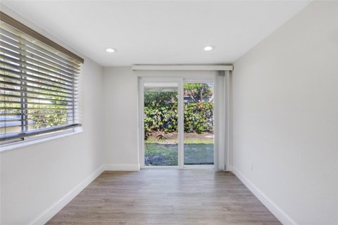 Villa ou maison à vendre à Pompano Beach, Floride: 4 chambres, 166.48 m2 № 2279502 - photo 12