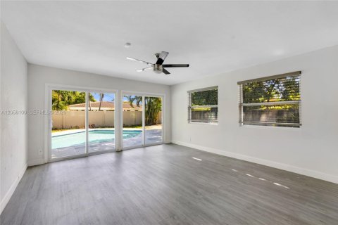 Villa ou maison à vendre à Pompano Beach, Floride: 4 chambres, 166.48 m2 № 2279502 - photo 16