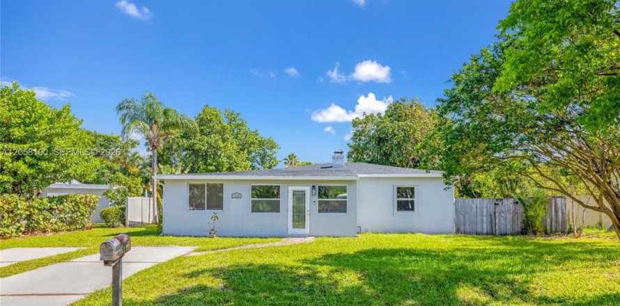 Villa ou maison à Pompano Beach, Floride 4 chambres, 166.48 m2 № 2279502