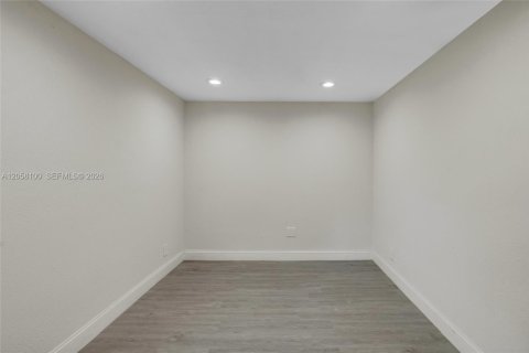 Villa ou maison à vendre à Pompano Beach, Floride: 4 chambres, 166.48 m2 № 2279502 - photo 14