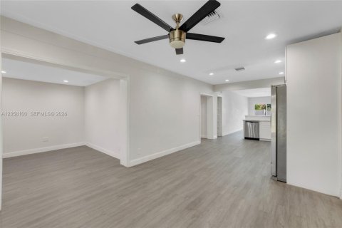 Villa ou maison à vendre à Pompano Beach, Floride: 4 chambres, 166.48 m2 № 2279502 - photo 4