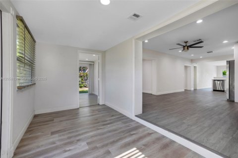 Villa ou maison à vendre à Pompano Beach, Floride: 4 chambres, 166.48 m2 № 2279502 - photo 9