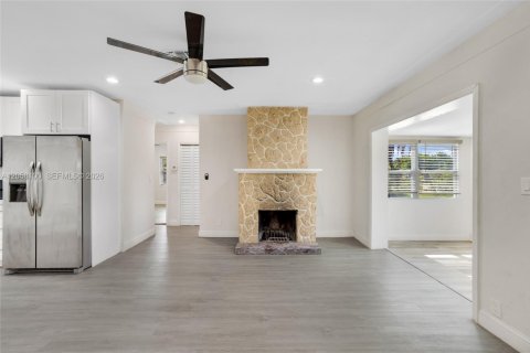 Villa ou maison à vendre à Pompano Beach, Floride: 4 chambres, 166.48 m2 № 2279502 - photo 5
