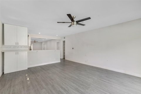 Villa ou maison à vendre à Pompano Beach, Floride: 4 chambres, 166.48 m2 № 2279502 - photo 20