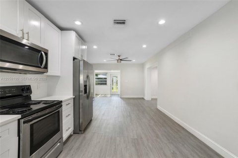 Villa ou maison à vendre à Pompano Beach, Floride: 4 chambres, 166.48 m2 № 2279502 - photo 29