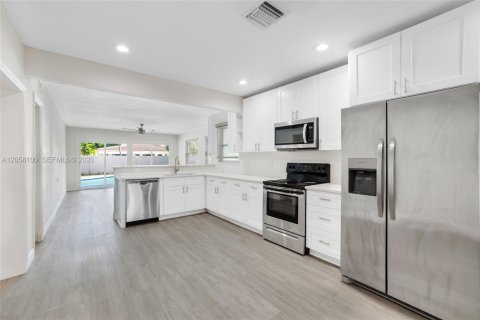 Villa ou maison à vendre à Pompano Beach, Floride: 4 chambres, 166.48 m2 № 2279502 - photo 25