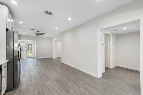 Villa ou maison à vendre à Pompano Beach, Floride: 4 chambres, 166.48 m2 № 2279502 - photo 28