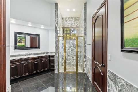 House in Coral Springs, Florida 6 bedrooms, 608.32 sq.m. № 1926010 - photo 24