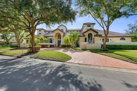 House in Coral Springs, Florida 6 bedrooms, 608.32 sq.m. № 1926010 - photo 7