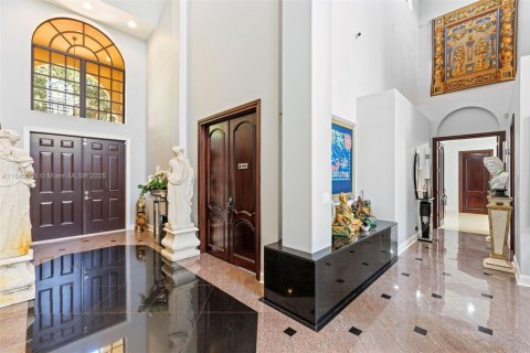 House in Coral Springs, Florida 6 bedrooms, 608.32 sq.m. № 1926010 - photo 10