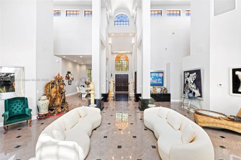 House in Coral Springs, Florida 6 bedrooms, 608.32 sq.m. № 1926010 - photo 2