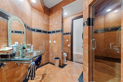 House in Coral Springs, Florida 6 bedrooms, 608.32 sq.m. № 1926010 - photo 28