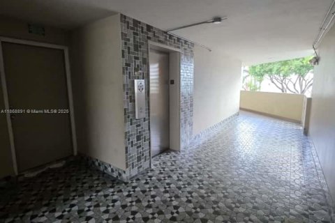 Condominio en alquiler en Miami, Florida, 1 dormitorio, 84.45 m2 № 1923633 - foto 19