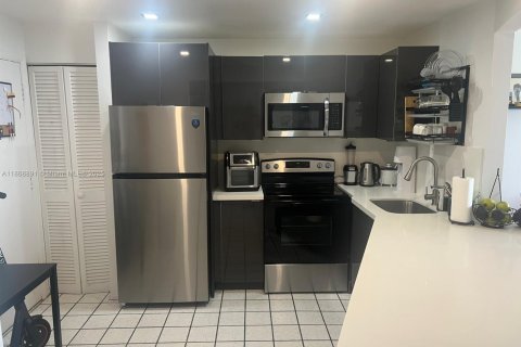 Copropriété à louer à Miami, Floride: 1 chambre, 84.45 m2 № 1923633 - photo 7
