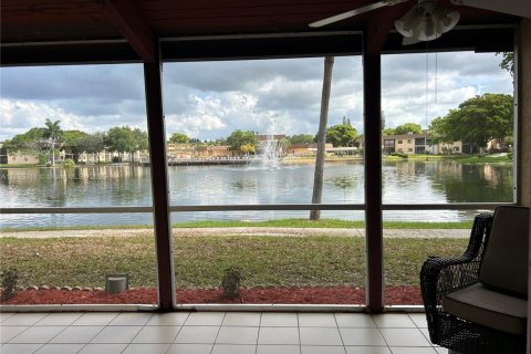 House in Hollywood, Florida 2 bedrooms, 89.19 sq.m. № 1794659 - photo 28