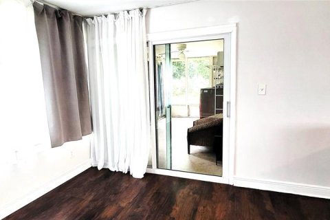 House in Saint Petersburg, Florida 3 bedrooms, 136.38 sq.m. № 1904730 - photo 22