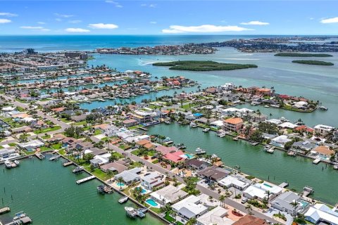 Villa ou maison à vendre à Treasure Island, Floride: 3 chambres, 206.06 m2 № 1805088 - photo 3