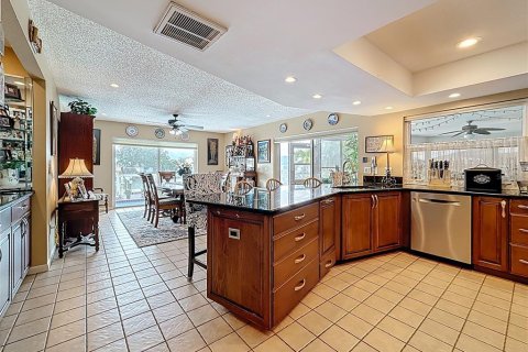Villa ou maison à vendre à Treasure Island, Floride: 3 chambres, 206.06 m2 № 1805088 - photo 14