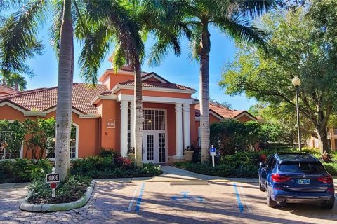 Condo in Sarasota, Florida, 2 bedrooms  № 1913991 - photo 22
