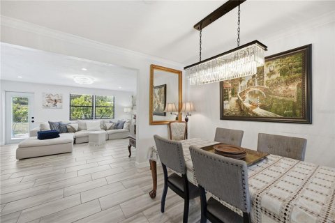 House in Sarasota, Florida 3 bedrooms, 149.11 sq.m. № 2299578 - photo 17