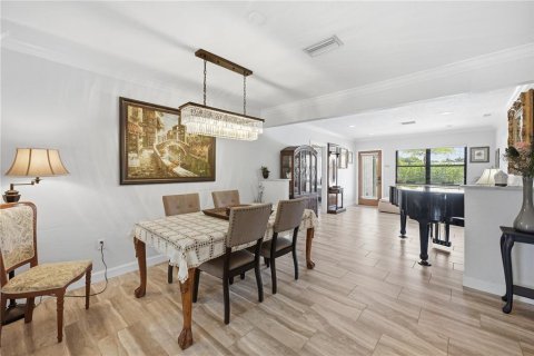 House in Sarasota, Florida 3 bedrooms, 149.11 sq.m. № 2299578 - photo 11