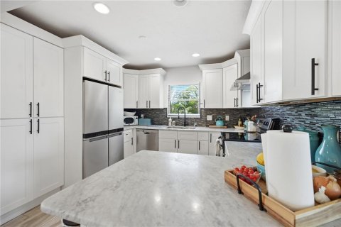 House in Sarasota, Florida 3 bedrooms, 149.11 sq.m. № 2299578 - photo 20