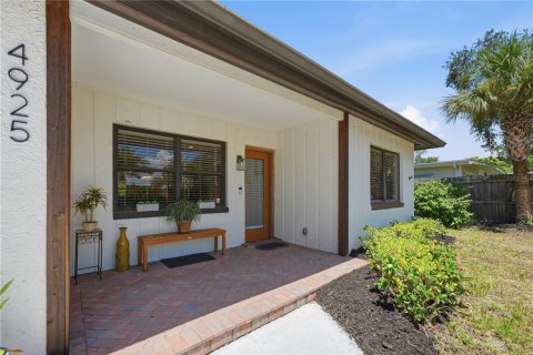 Villa ou maison à Sarasota, Floride 3 chambres, 149.11 m2 № 2299578