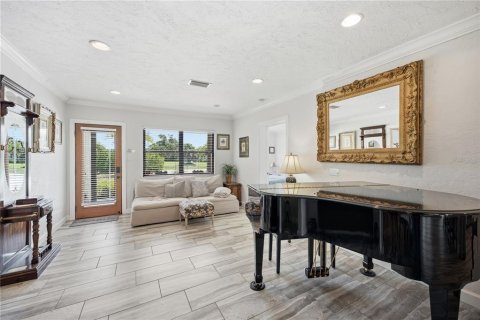 House in Sarasota, Florida 3 bedrooms, 149.11 sq.m. № 2299578 - photo 9