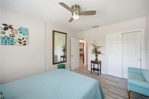 House in Sarasota, Florida 3 bedrooms, 149.11 sq.m. № 2299578 - photo 23