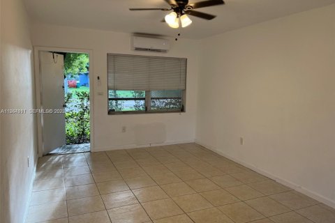 Casa en alquiler en Miami, Florida, 2 dormitorios, 139.35 m2 № 2026554 - foto 17