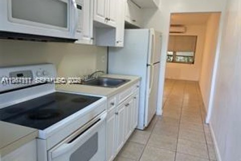 Casa en alquiler en Miami, Florida, 2 dormitorios, 139.35 m2 № 2026554 - foto 15