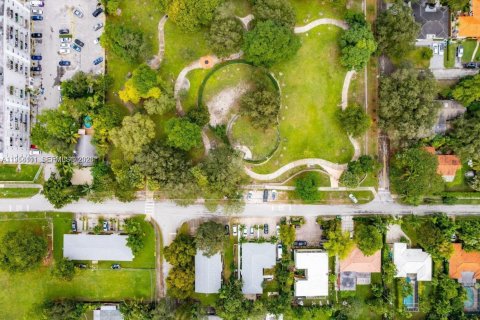 Casa en alquiler en Miami, Florida, 2 dormitorios, 139.35 m2 № 2026554 - foto 8