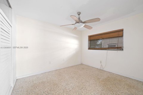 Casa en alquiler en Miami, Florida, 2 dormitorios, 139.35 m2 № 2026554 - foto 6