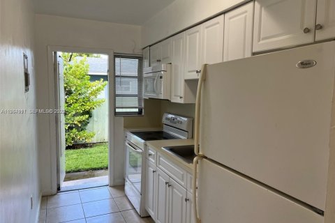 Casa en alquiler en Miami, Florida, 2 dormitorios, 139.35 m2 № 2026554 - foto 16