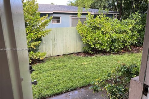 Casa en alquiler en Miami, Florida, 2 dormitorios, 139.35 m2 № 2026554 - foto 18